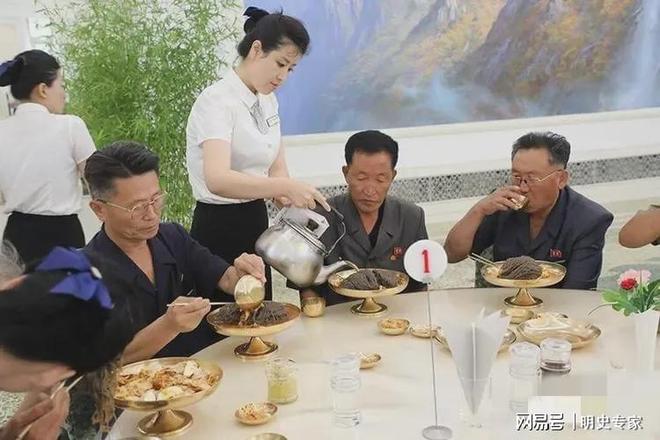 顿都吃啥：玉米饭、泡菜、大酱汤作为我们邻居普通朝鲜人一天三(图3)